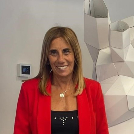 Sra. Cecilia Salvador González
